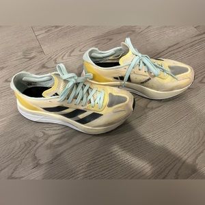 Adidas Adizero Boston 11 light strike pro size 7